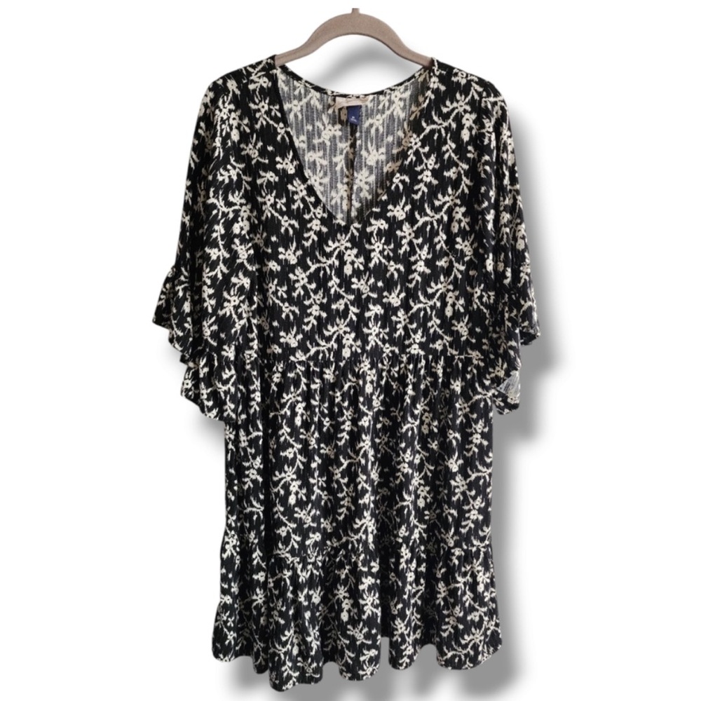 Black and White Floral boho dress universal thread  size small